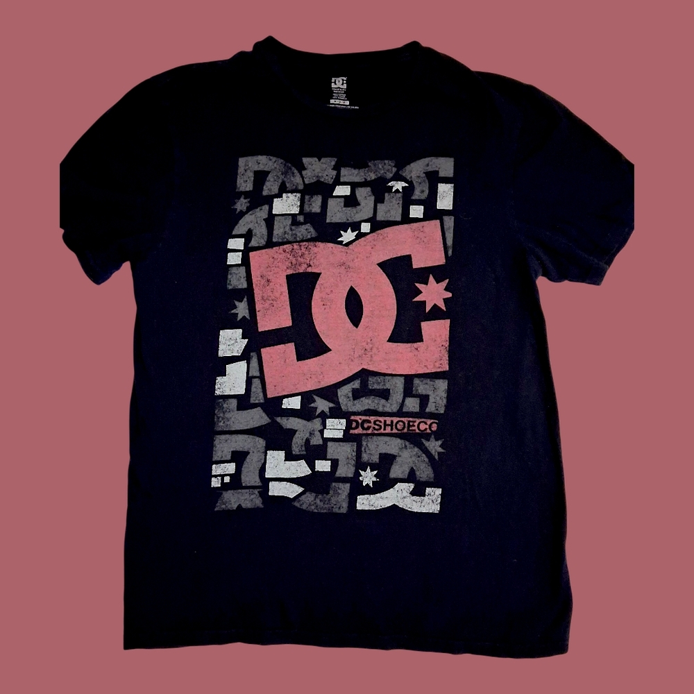 DC Black Logo Tee! Size M Boys! Authentic DC Gear!